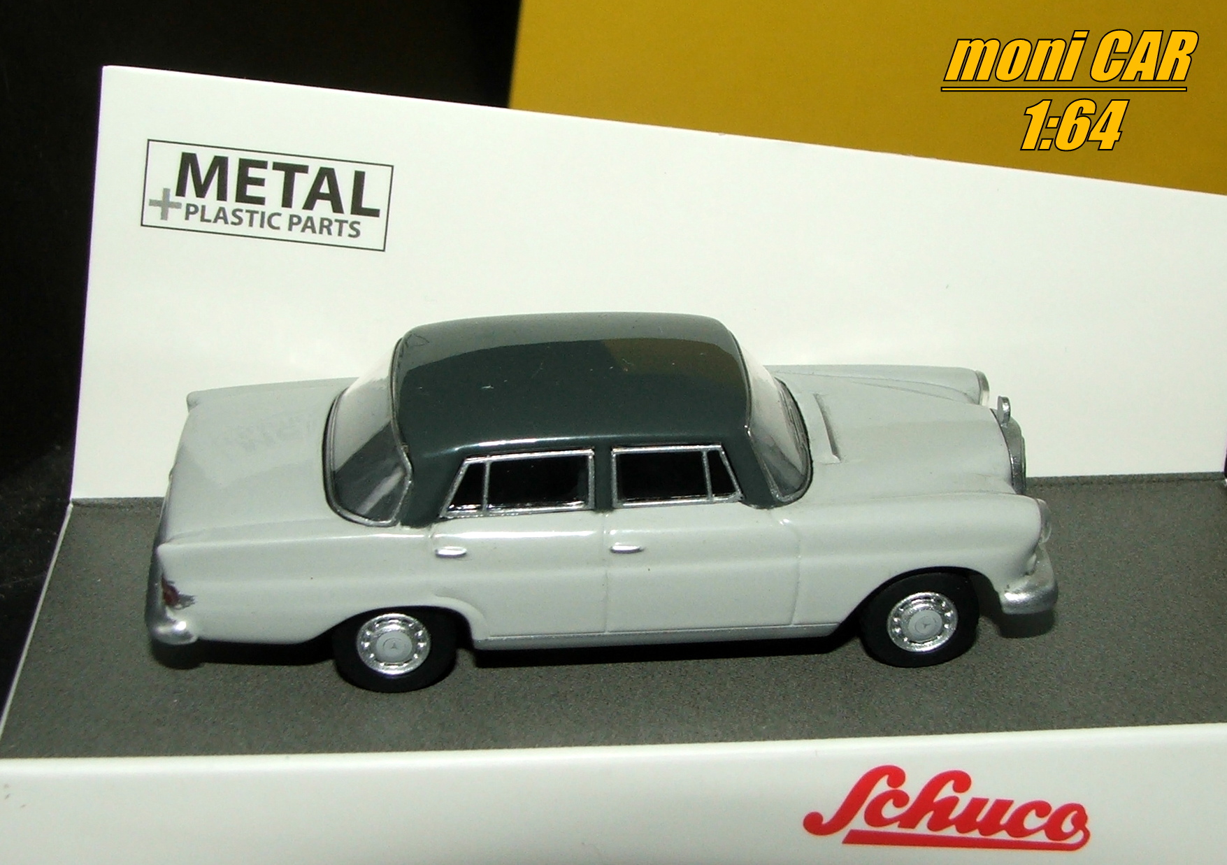 MERCEDES-BENZ 200D (W110) (1:64) SCHUCO
