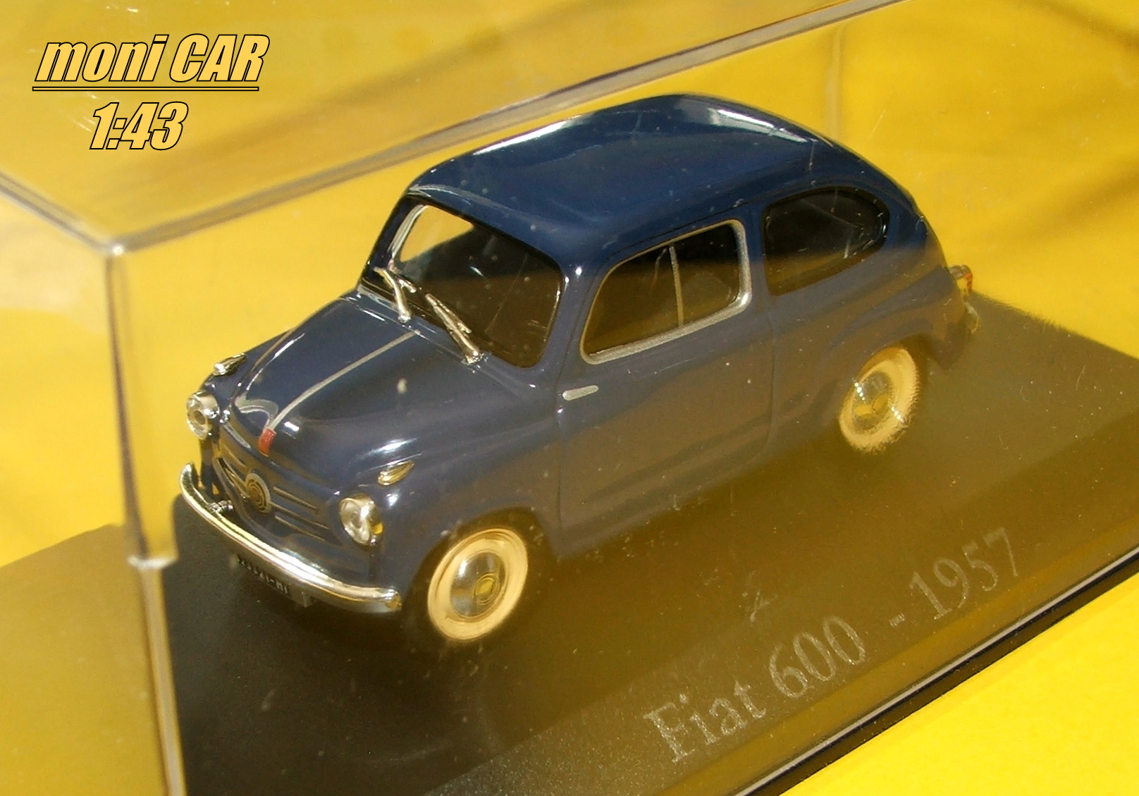 FIAT 600 1957 (1:43) Altaya/IXO