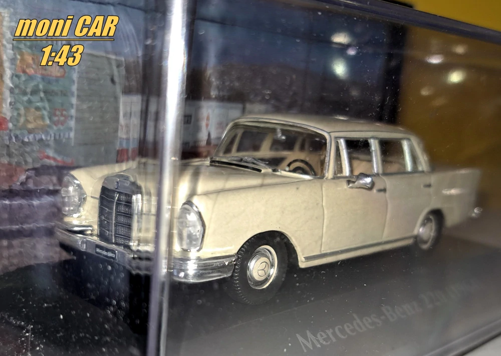 MERCEDES-BENZ 220 - 1964 (1:43) Altaya/IXO